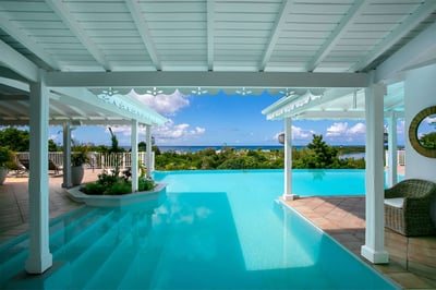Luxury Villa Photo #4