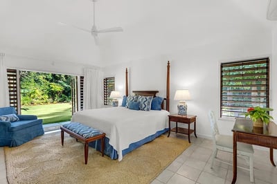 Luxury Villa Photo #16