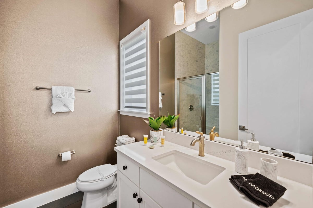 Adventure Galaxy Lodge