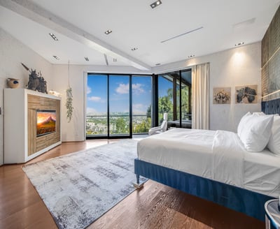 Luxury Villa Photo #32