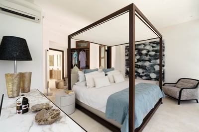 Luxury Villa Photo #38