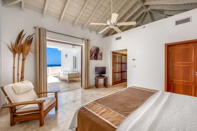 Luxury Villa Photo #28