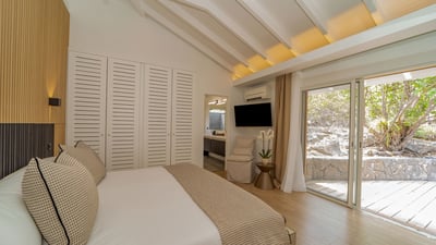 Luxury Villa Photo #36