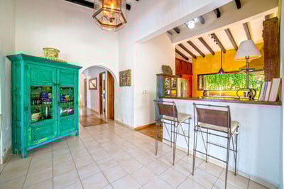 Luxury Villa Photo #14