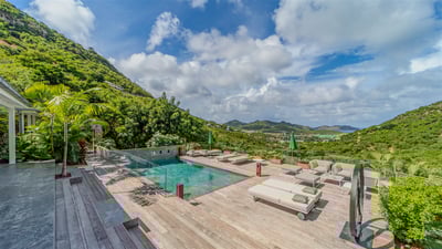 Luxury Villa Photo #11