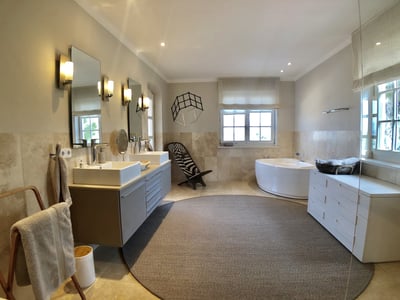 Luxury Villa Photo #29