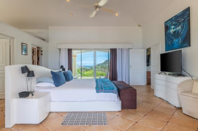 Luxury Villa Photo #34