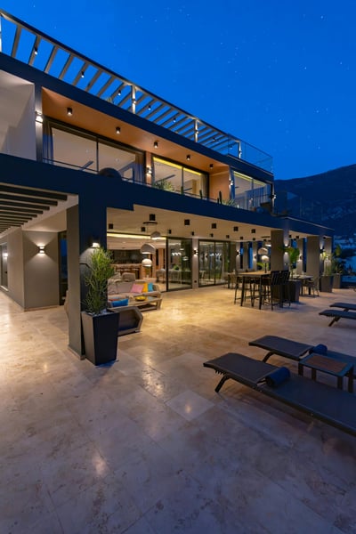 Luxury Villa Photo #12