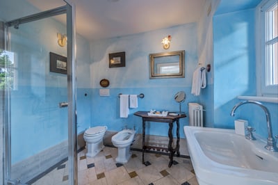 Luxury Villa Photo #30