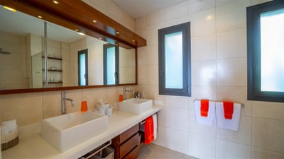 Luxury Villa Photo #35