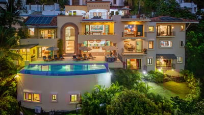 Luxury Villa Photo #2