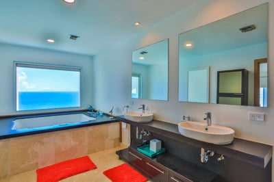 Luxury Villa Photo #31