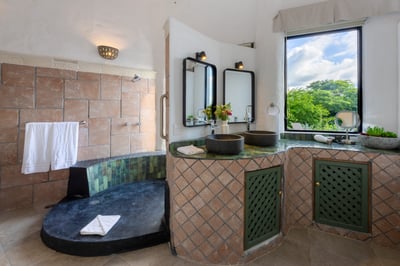 Luxury Villa Photo #37