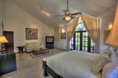 Luxury Villa Photo #14