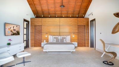 Luxury Villa Photo #11