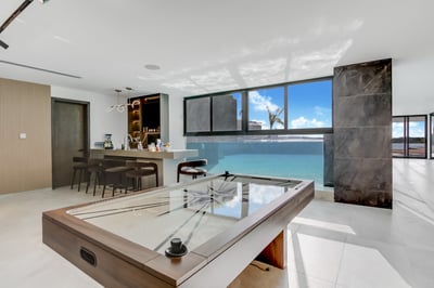 Luxury Villa Photo #25