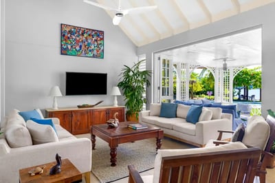 Luxury Villa Photo #16