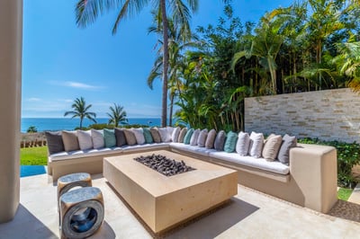 Luxury Villa Photo #7