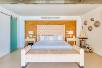 Luxury Villa Photo #24