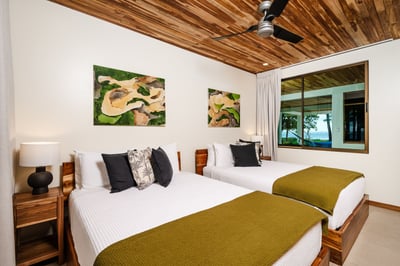 Luxury Villa Photo #23