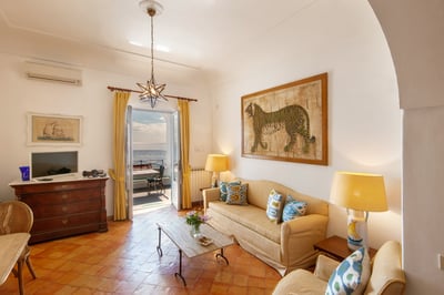 Luxury Villa Photo #10