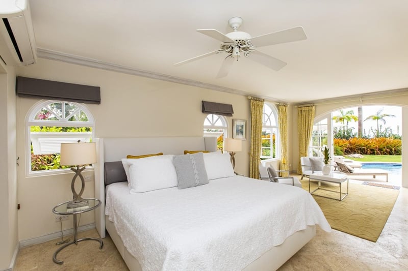 Royal Villa 1 | Swansway