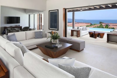 Luxury Villa Photo #17