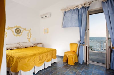 Luxury Villa Photo #18