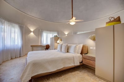 Luxury Villa Photo #32