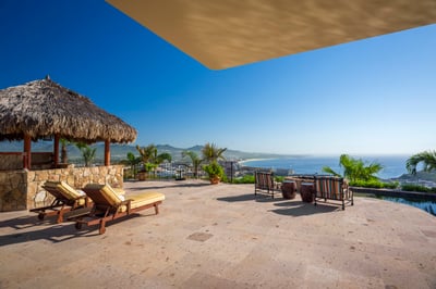 Luxury Villa Photo #18