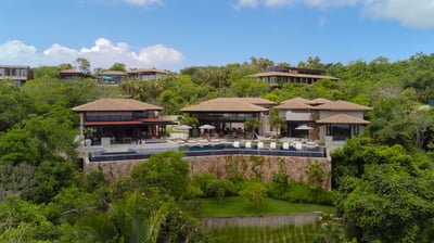 Luxury Villa Photo #2