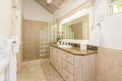 Luxury Villa Photo #25