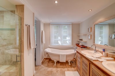 Luxury Villa Photo #25