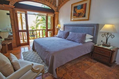 Luxury Villa Photo #25