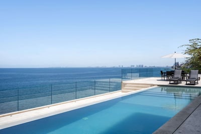 Luxury Villa Photo #7