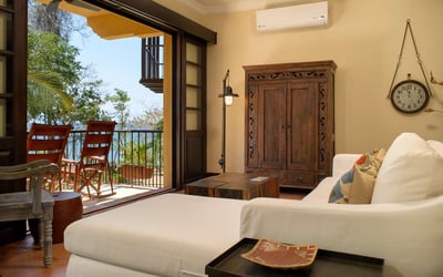Luxury Villa Photo #12