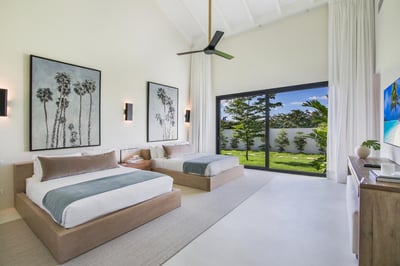 Luxury Villa Photo #43