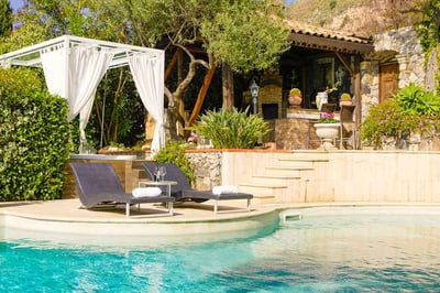 Luxury Villa Photo #3