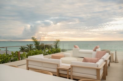 Luxury Villa Photo #16