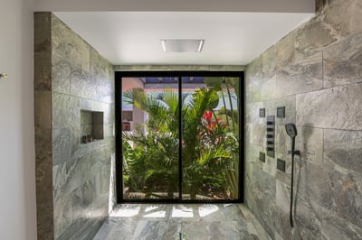 Luxury Villa Photo #33