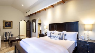 Luxury Villa Photo #35