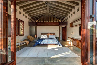 Luxury Villa Photo #45