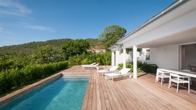 Pool & Terrace: Beautiful pool facing the panoramic views, nice terrace with deckchairs, outdoo