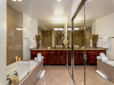 Luxury Villa Photo #40