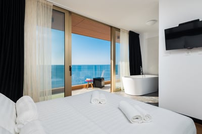 Luxury Villa Photo #19
