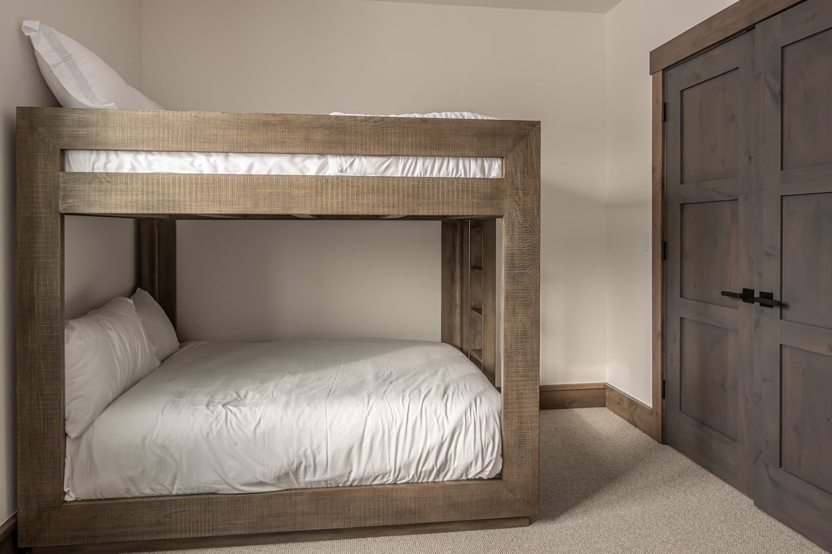 22 Lower Cascade Ridge