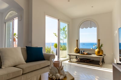 Luxury Villa Photo #4