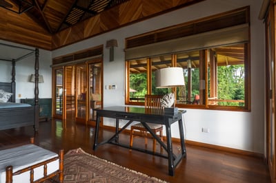 Luxury Villa Photo #26