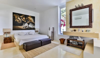 Luxury Villa Photo #18