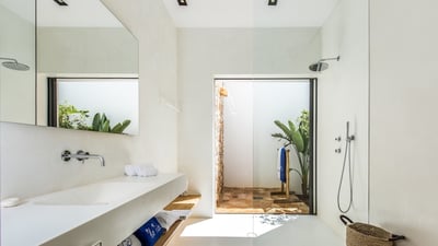 Luxury Villa Photo #23